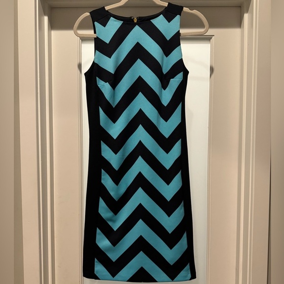 MICHAEL KORS Sheath Chevron Dress Size 0 Turquoise & Navy Quiet Luxury Modern - Picture 1 of 9